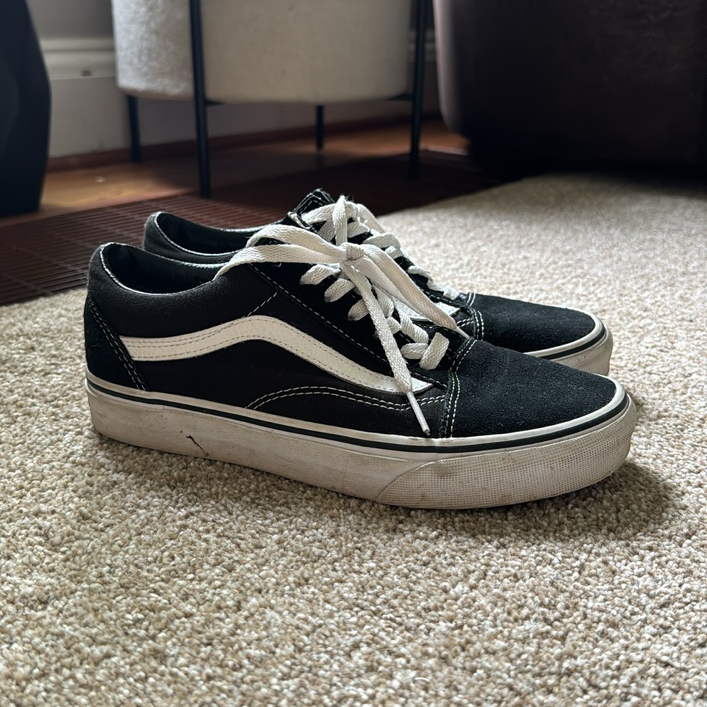 Vans - Picture 2 of 6